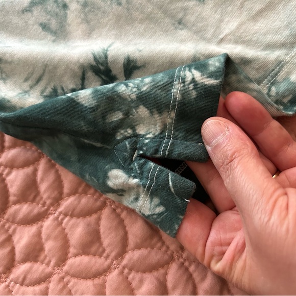 Banana Republic T-Shirt - Picture 4 of 6